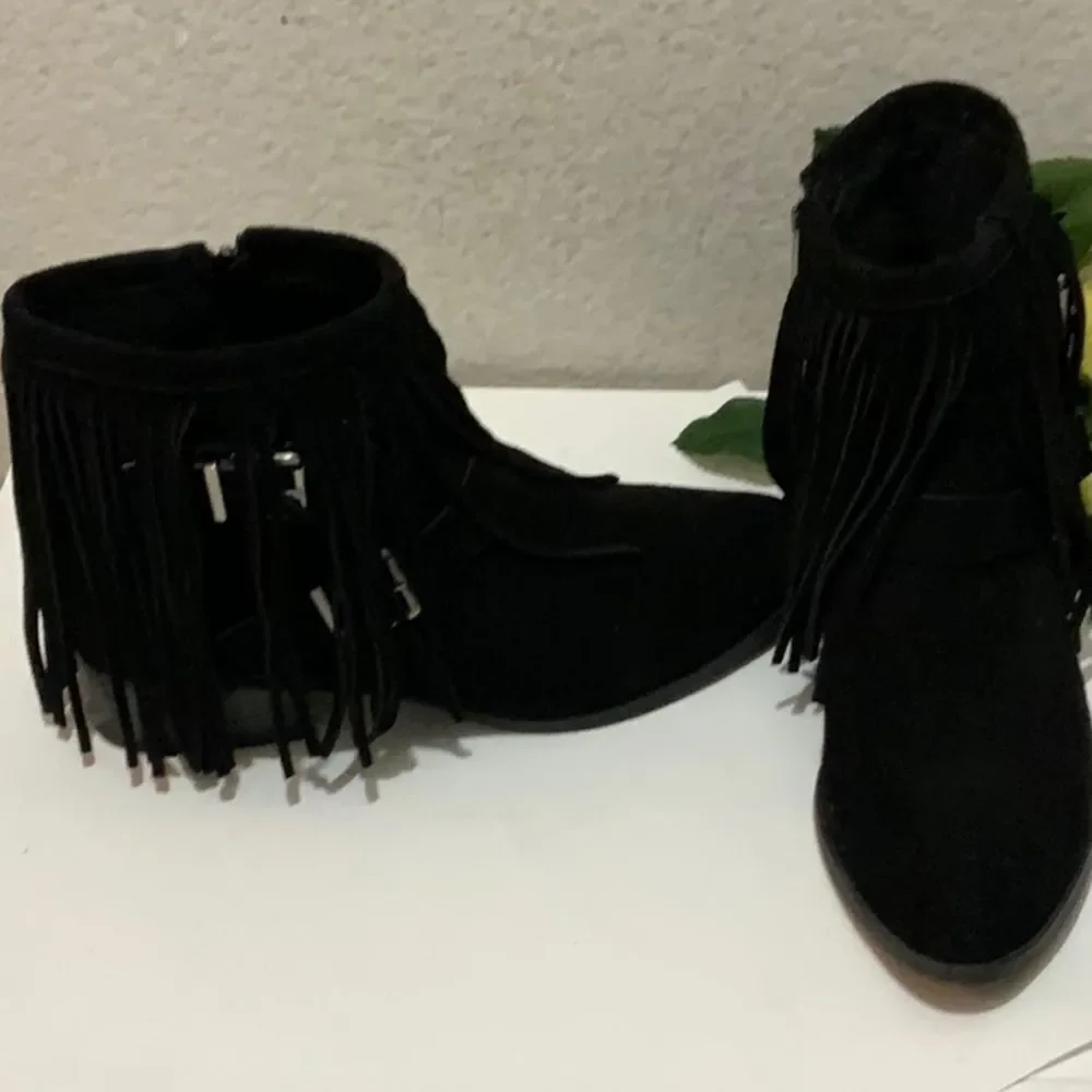 BCBG Capricorn Leather Fringed Bootie, Size  9/ 39 - Picture 2 of 13